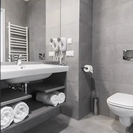 Notera 4*